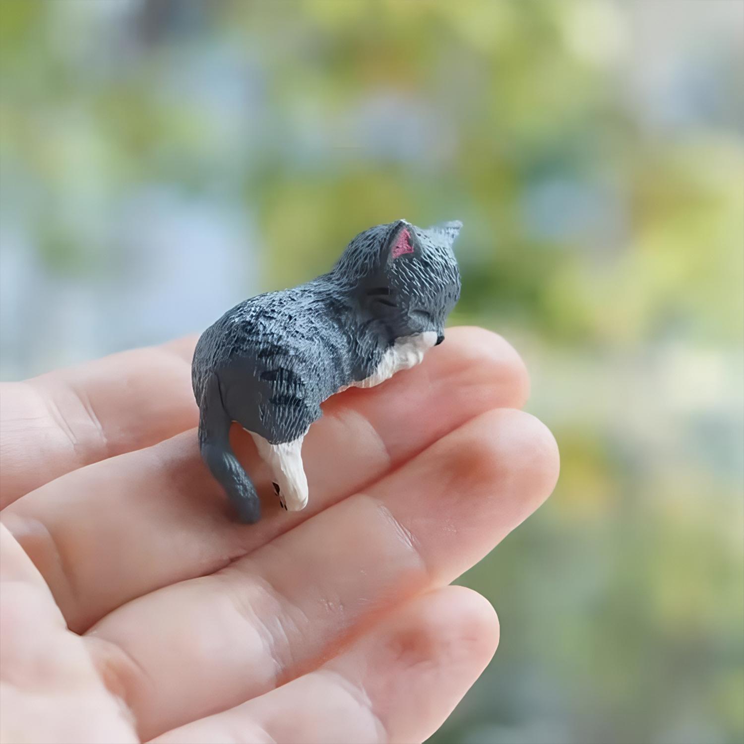 Mini Cat Desk Figurines, 5 Pcs/Set Resin Multi-Pose Kitty Ornaments, Cute Cartoon Style Home and Office Decor, Playful Charming Desktop Companions