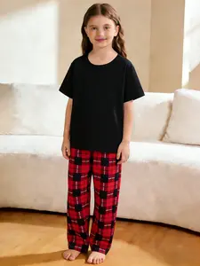 2-piece set of boys' and girls' plain short sleeved top, red and black color blocked checkered pants with soft and comfortable print, round neck design, elastic waistband, home daily casual children's sleepwear set, Youth kits