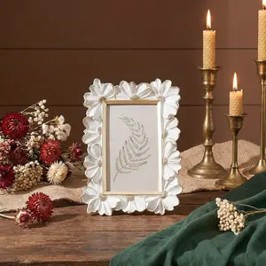 Resin Material Daisy Flower Pattern Decorative Photo Frame, Bathroom Small Picture Frame, Home Desktop Display Frame