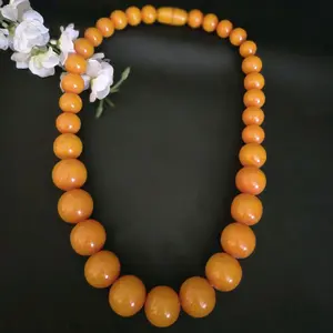 Vintage Faux Bakelite BUTTERSCOTCH Orange EGG YOLK  Ball Beads NECKLACE Classic Fashion Accessory