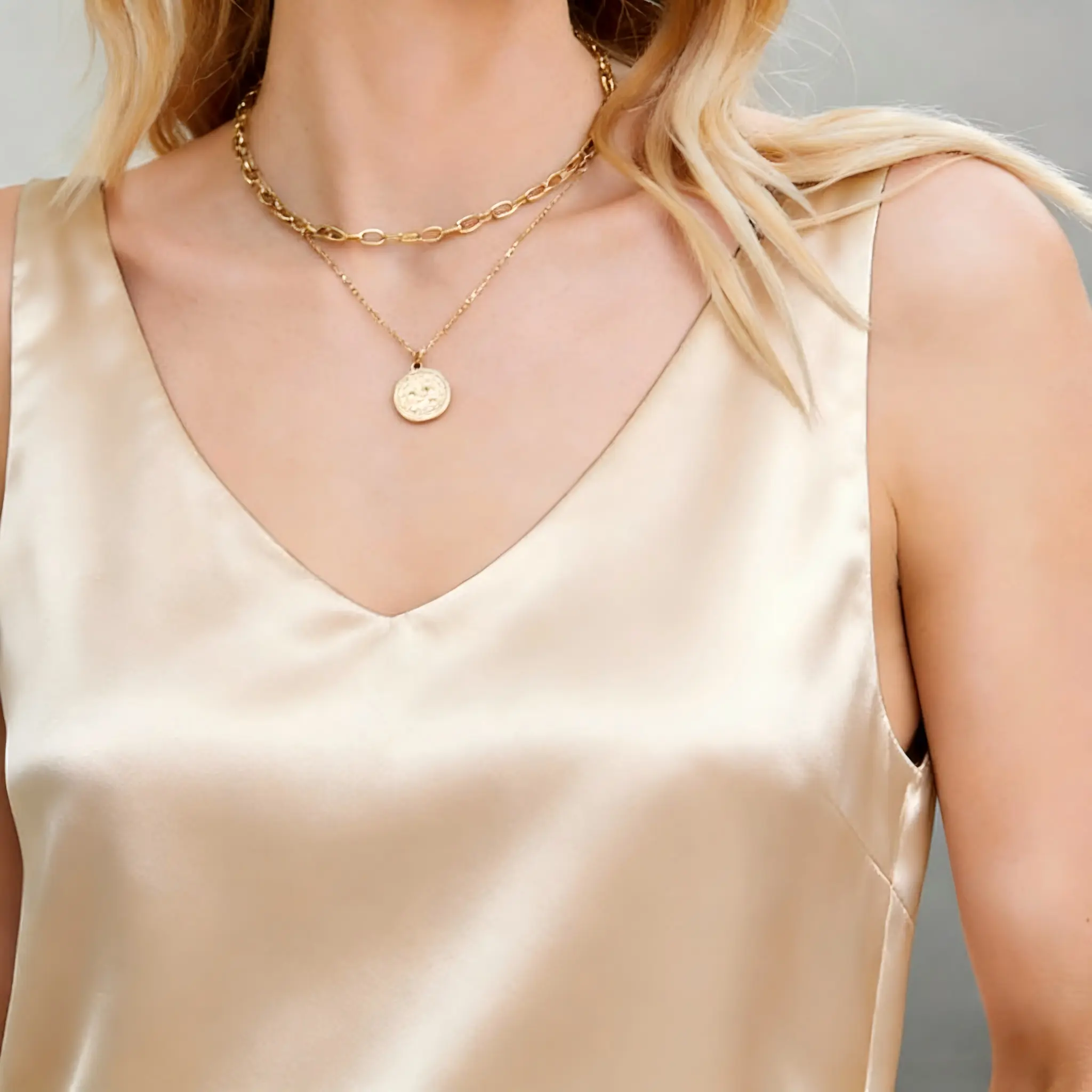 Women's Silk Satin Tank Tops V Neck Elegant Casual Cami Sleeveless Camisole Blouses Soft Silky Summer Basic Layering Tank Tops