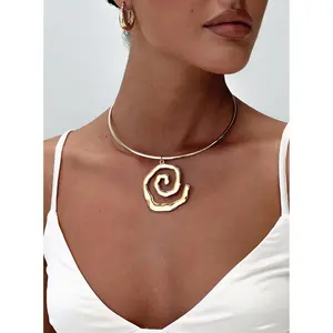 Ursula Necklace Gold