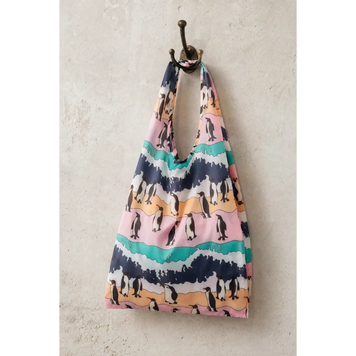 Big Baggu Penguin