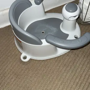 Baby Bath Seat for Babies 6 Months & Up, Bath Seats for Babies Sitting Up, Open Design, Non-Slip, Compact Toddler Bath Seat