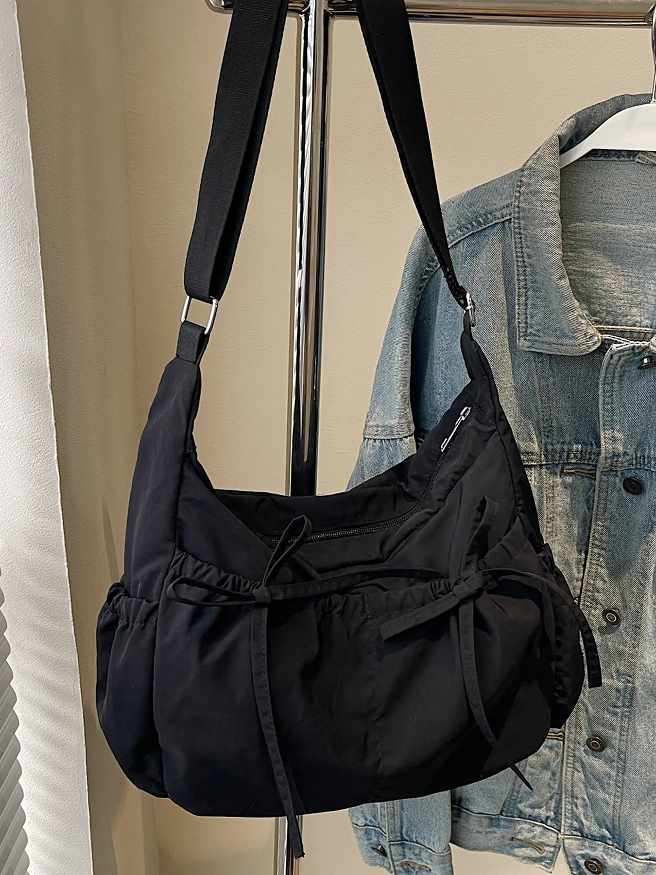 Niche retro drawstring pleated canvas bag, casual one-shoulder underarm, literary large-capacity versatile fashionable daily commuter bag, suitable for students, office workers, shopping and travel, etc., Crossbody Tote Bag