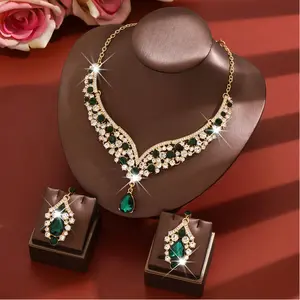 Luxurious And Elegant Jewelry Set for Women, Featuring a Necklace And Earrings Made of Zinc Alloy, Showcasing a Royal And Noble Aura, Perfect for Formal Balls, Banquets, Weddings, And Bridesmaid Occasions