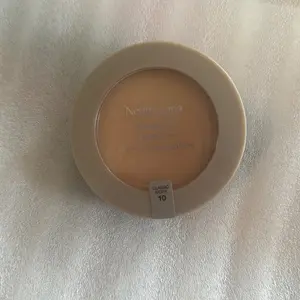 Neutrogena mineral sheers  powder  Foundations