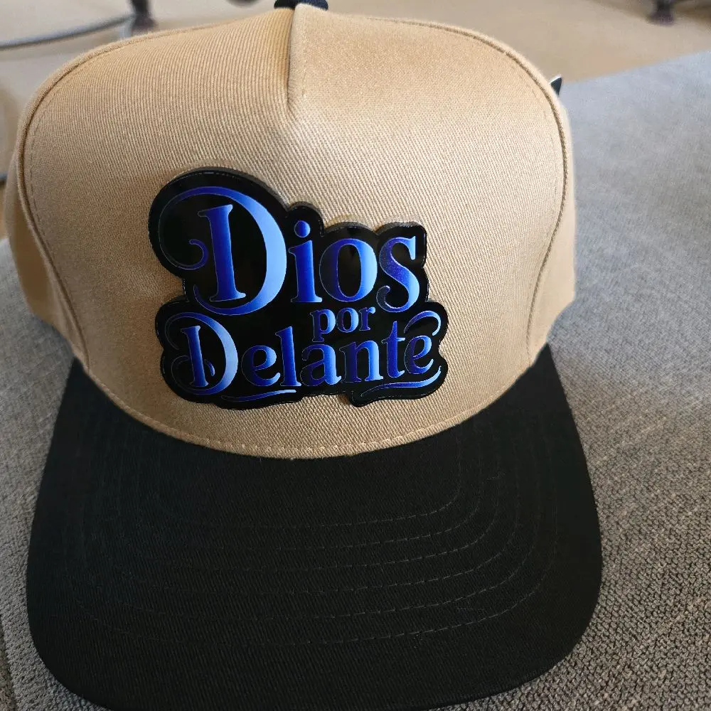 Gorra Dios por delante color kaki visera obscura  marca kamel ajustable