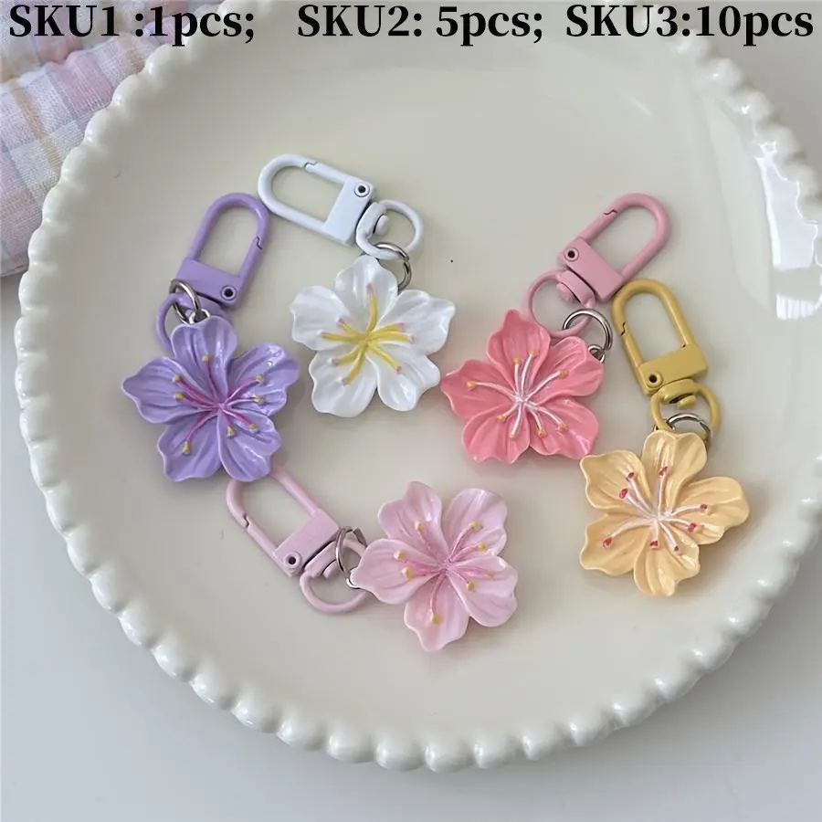 Romantic Sakura Keychain Set, Sweet Simple Floral Pendant, Alloy Resin Material, Couple Friends Gift, Colorful Decorative Bag Hook, Backpack Accessory, Floral Pattern Keychain