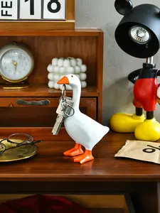 Desktop Magnetic Goose Keychain Sculpture - Stylish Organizing Decor for Tidy Spaces