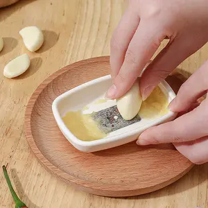 Mini Garlic Mash Grinder Multi Functional Manual Ginger Mash Grinder Garlic Mash Grinding Tool Milk Grinding Miracle Tool