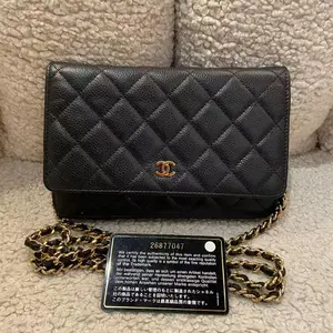 Pre-owned CHANEL Caviar Quilted Wallet on Chain WOC Black Gold Hardware 26877047 HK A111