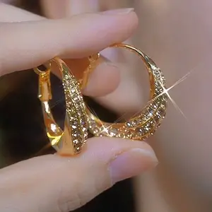 Fashionable Temperament Gold Diamond Inlaid Hoop Earrings 2026 New Fashion Versatile Design Pin Earrings E50007-EH