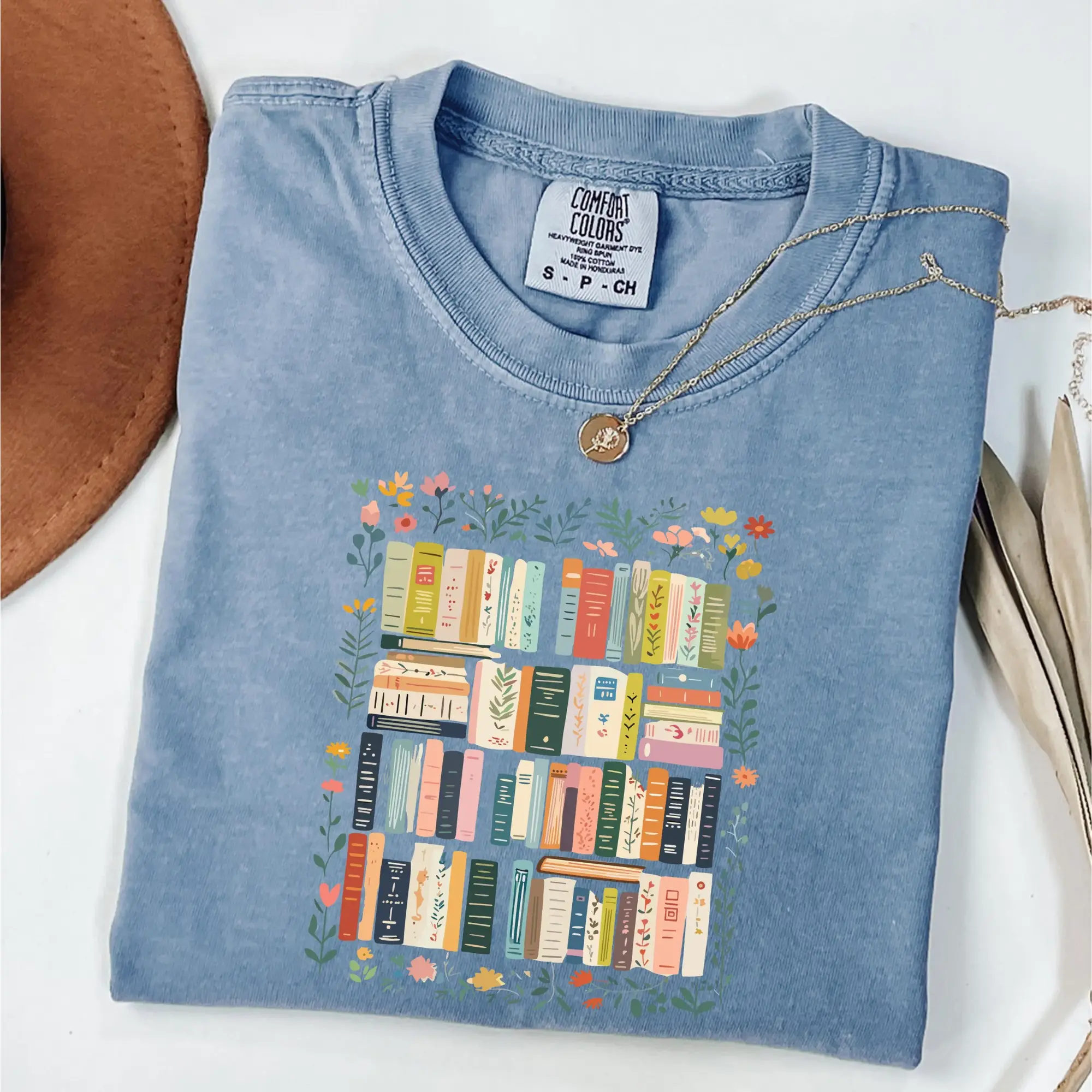 Comfort Colors Bookshelf Aesthetic Shirt, Minimalist Reading Graphic Tee, Breathable Cotton Unisex Casual Vintage Printed Book Lover T-Shirt, Library Bookworm Gift Top