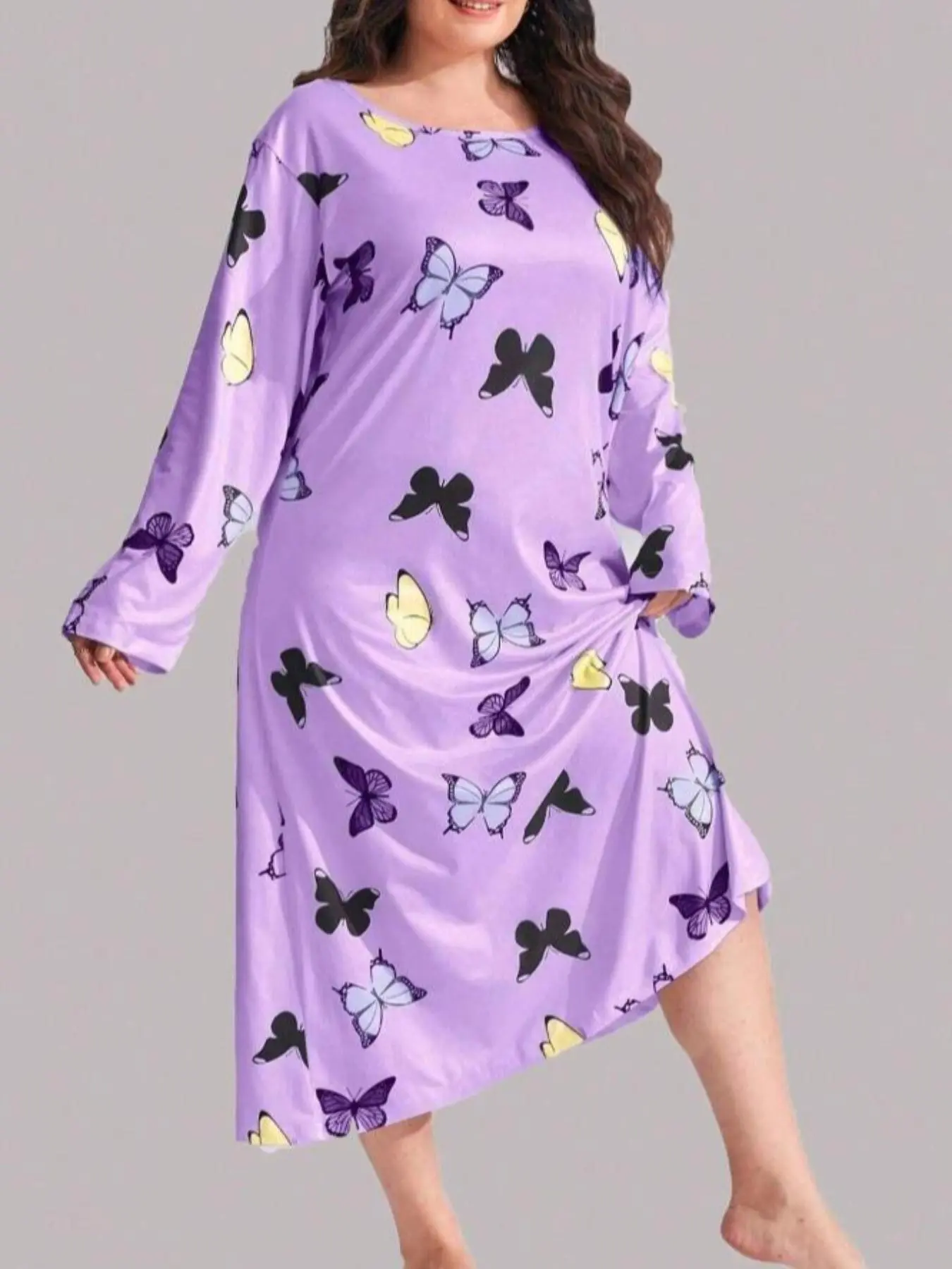 Plus Size Women's Butterfly Print Long Sleeve Nightdress, Loose Casual Comfy Round Neck Moo Moo Nightgown for Women, Women's Sleepwear for All Seasons Nightdress Pj, Nightwear Slit Chemise, Soft Casual Nightdress
