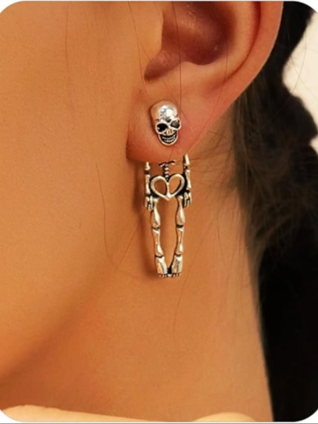 Halloween Skull Pendant Earrings, Skeleton Head Design, Unisex Party Jewelry, Spooky Accessory for Halloween Costume, Witchy Jewelry, Ear Accessories