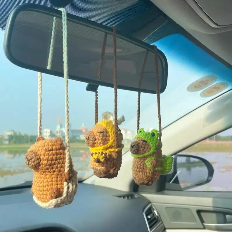 Crochet Capybara Ornament – Cute Car Decoration Rearview Mirror Charm