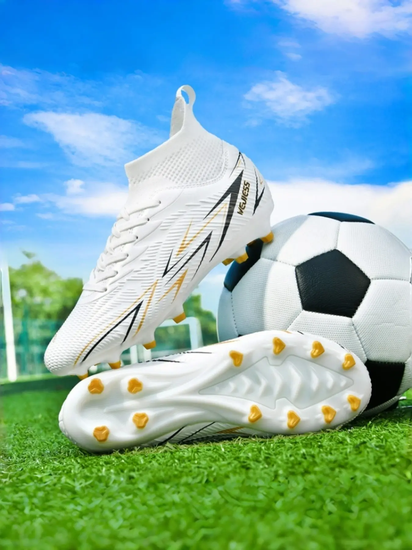 Men's Professional Football Shoes, Sports Football Shoes, Soccer Shoes, Soccer Cleats, Extreme Comfort Breathable Design, Modern Performance Boost, Suitable for Adults and Teens, All Seasons, Football Boots