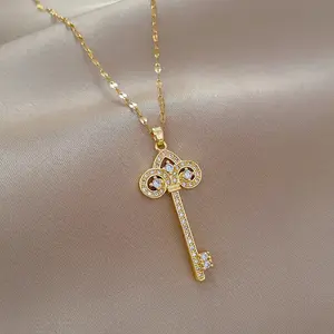 Unlock Your Shine Crystal Key Necklace – 18K Gold Plated Elegant Pendant