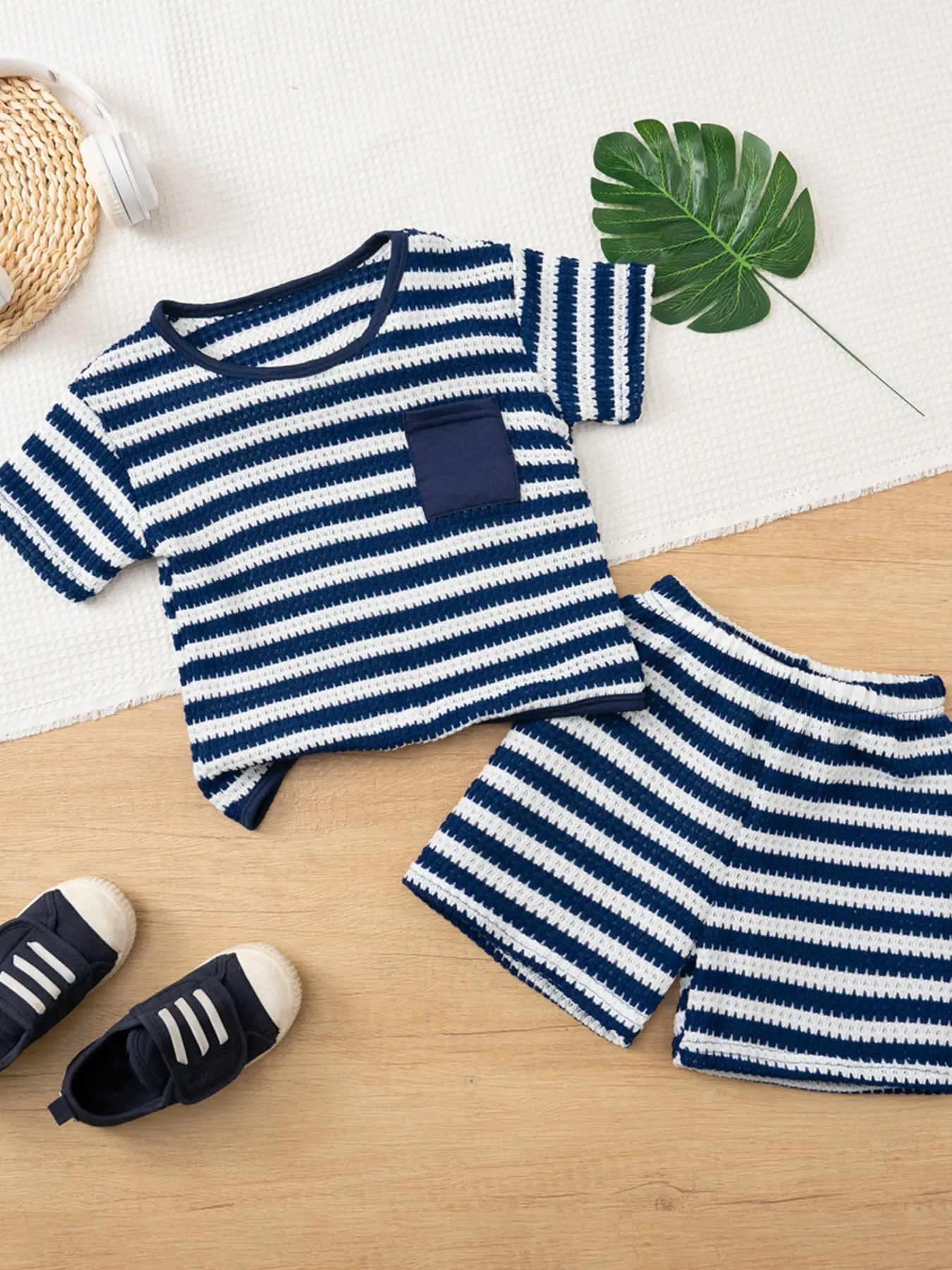 Boys Girls Summer Striped Two-Piece Set, Short Sleeve Top and Shorts, Breathable Soft Fabric, Casual Home Playwear, Ages 1-8, Matching Outfits Set