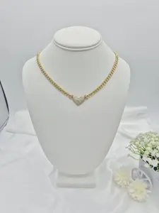 Fine 14K gold plated choker with Shiny heart.