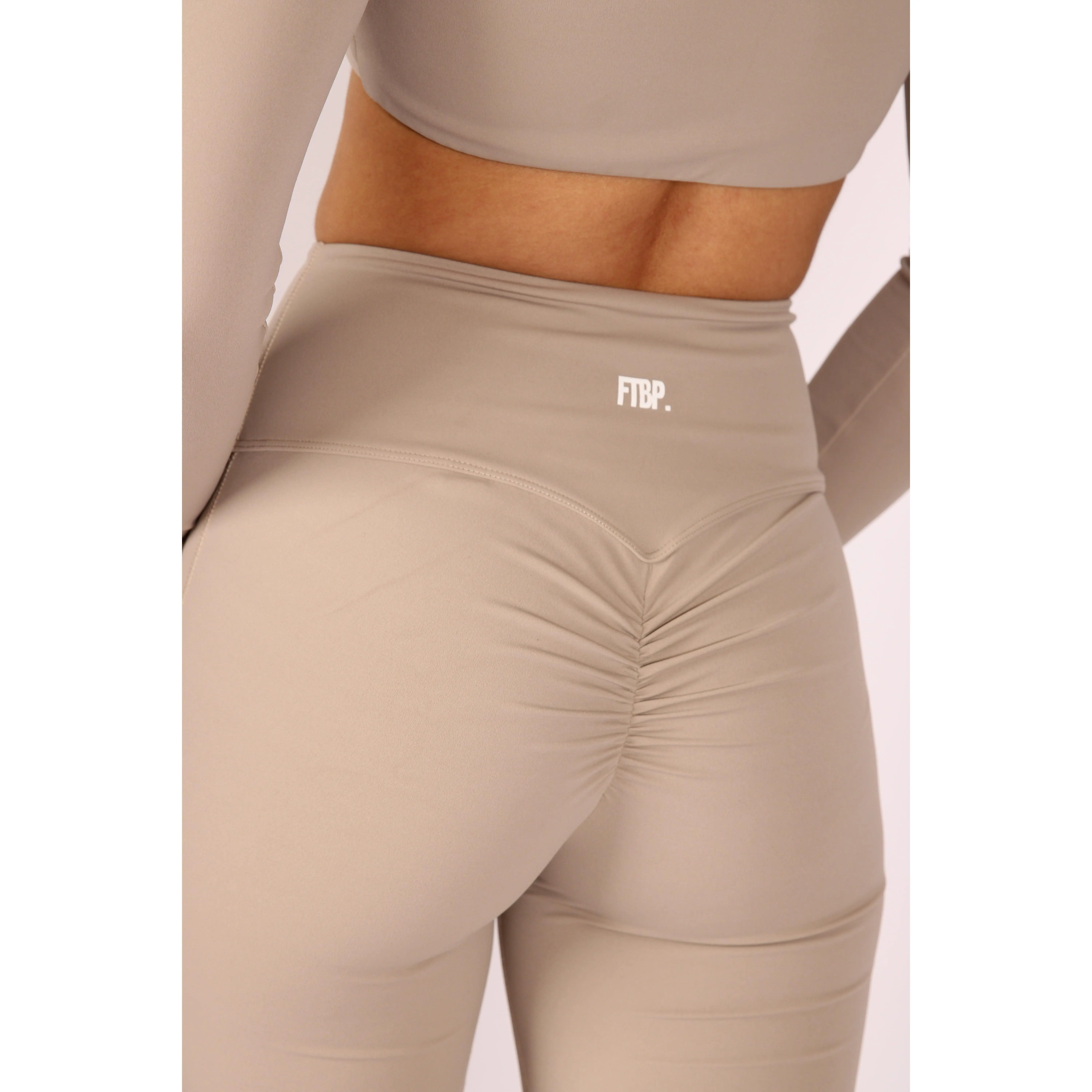 Limitless Motion 1.0 | Flared Scrunched Butt Leggings (Bone)