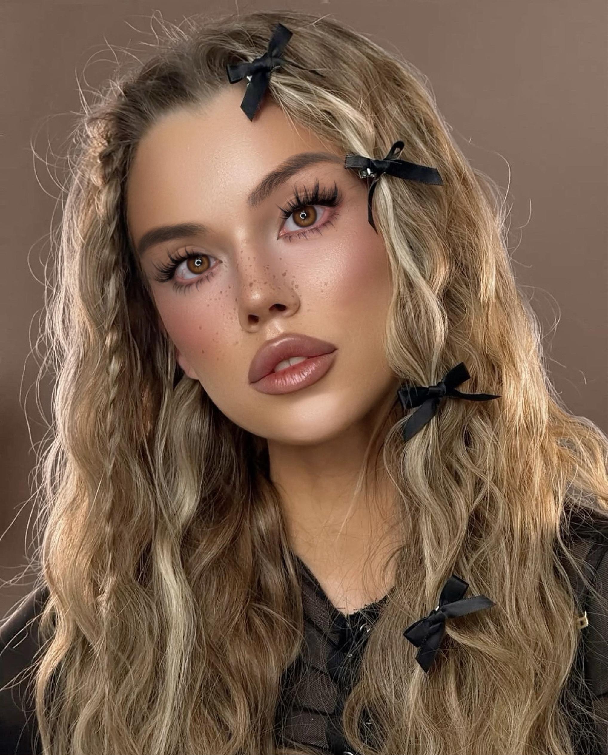 JVLBEAUTY【Night Elf】 Original Euro-American Style False Eyelashes, D Curl, Voluminous, Individual Clusters, Asian-Inspired Comic Look