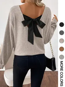 Women's Casual Chic Loose-Fit T-Shirt with Back Bow Design, Perfect for Spring and Autumn, Fashionable Graphic Tee for Women, Blouses, Top