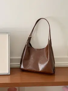 Korean Retro Oil Leather Tote Bag for Women, Hobo Shoulder Bag, 2026 New Large Capacity Soft Leather Commuter Shoulder Stylish Crossbody Bag, High-End Style, PU Leather Bag