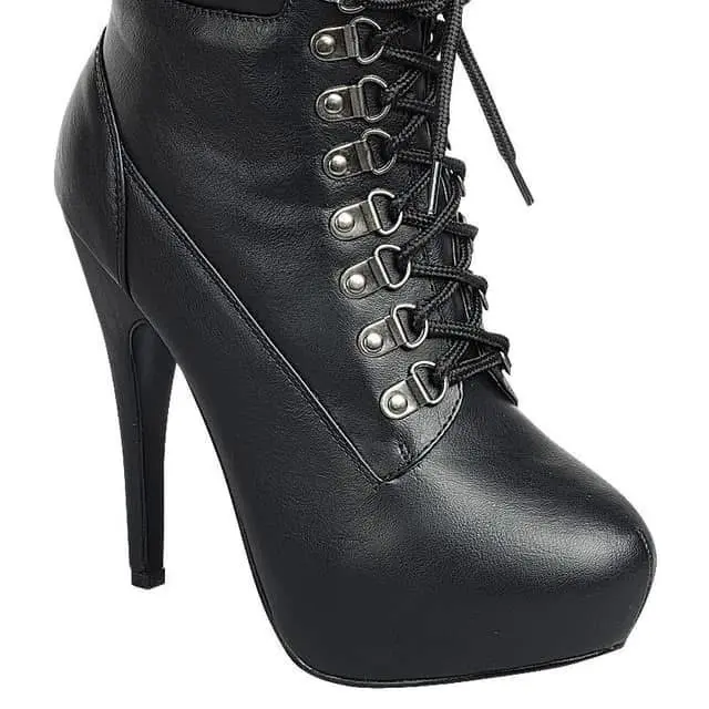 Submissive Ankle Boot