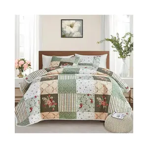 Patchwork Quilt Set Twin Size, 2 Pieces Green White Floral Plaid Design Summer Bedspread Coverlet Set, Soft Microfiber Reversible Lightweight Bed Cover for Kids (68" x 86", 1 Quilt+ 1 Pillow Sham)