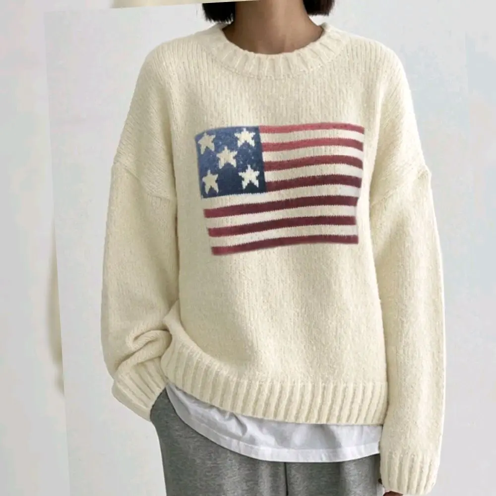Chuncky Sweater with American Flag Pullover White Sweater For Independence Day Holiday Sweater