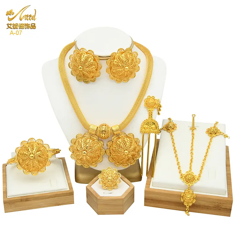 A 07 Six piece Jewelry Set