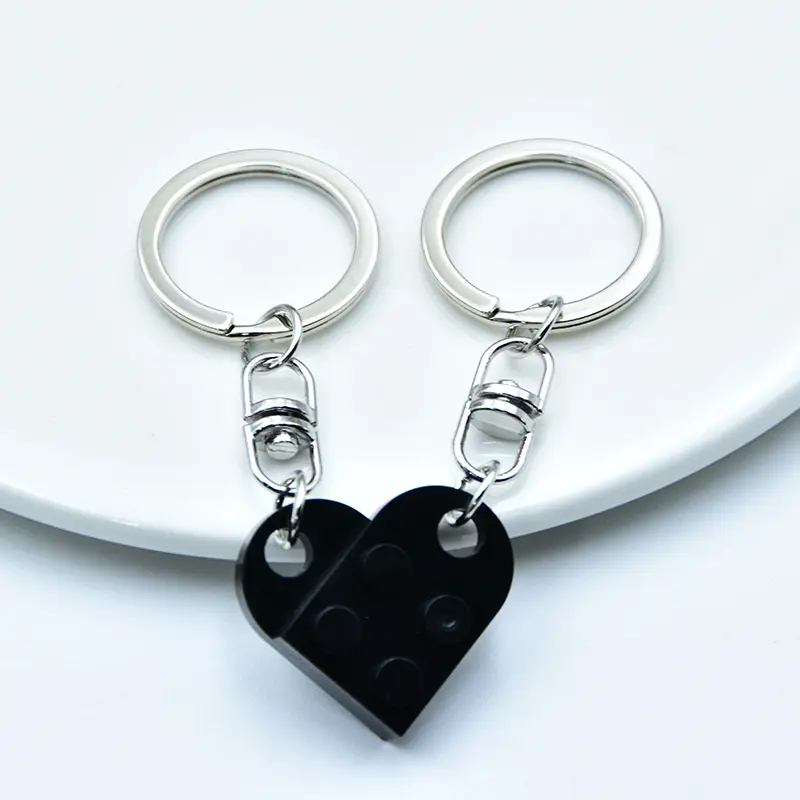 2pcs Matching Heart Keychain Couple Keychains Small Heart Decorations for Party Valentines Gift for Girlfriend Boyfriend Fashionable Party Favors