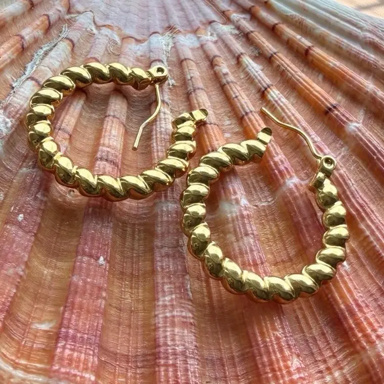 Rope Twist Medium Hoops
