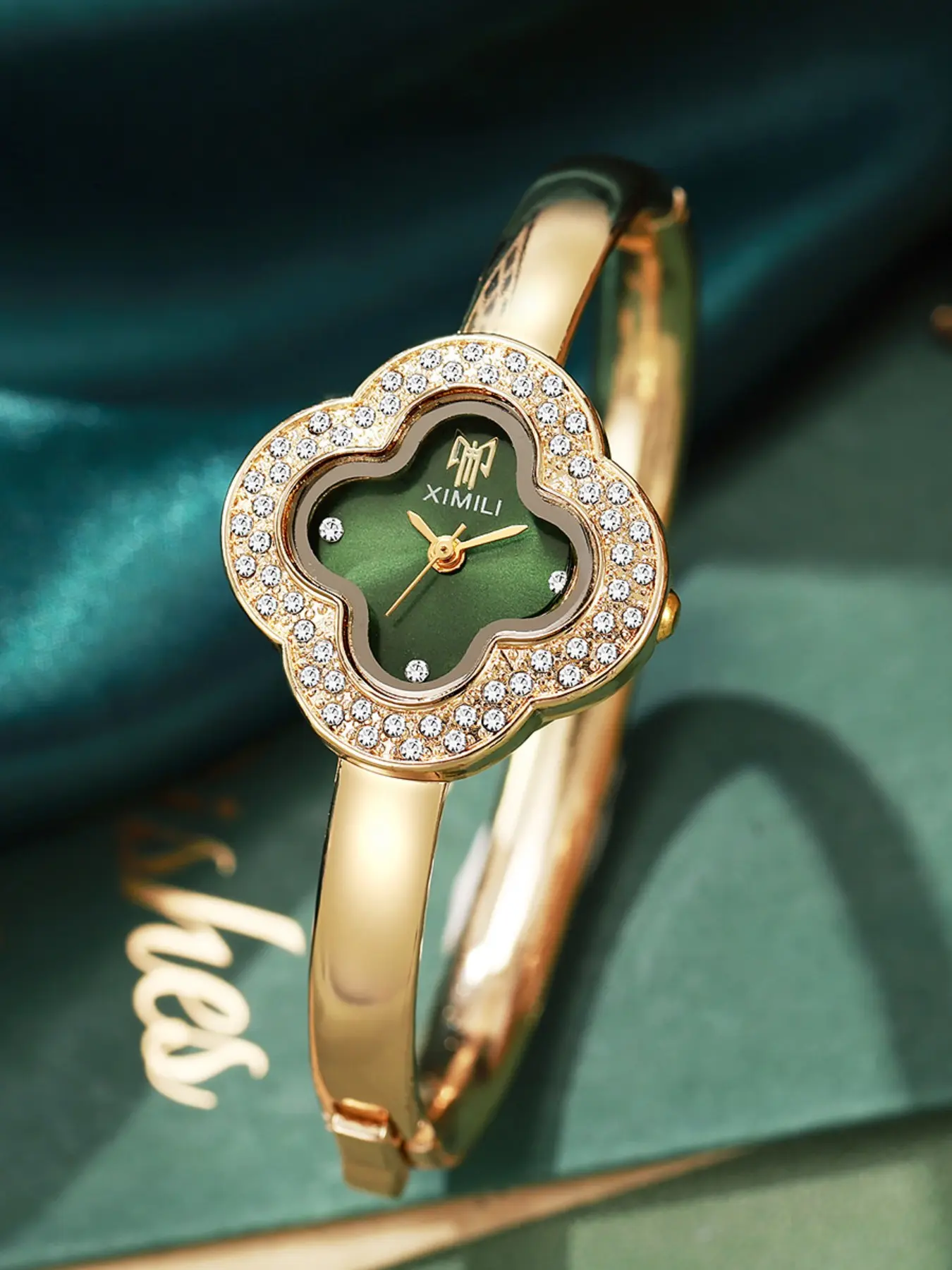 Four-Leaf Clover Watch Face Fashion Rhinestone Bracelet Wristwatch, Unique Design Women's Watch, Perfect Gift for Holidays, Birthdays, Parties