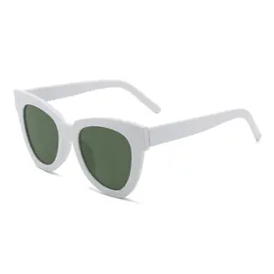 Stylish, Retro, and Casual White Cat-Eye Sunglasses for Women—Unisex Design, Ideal for Daily Commuting and Gifting.