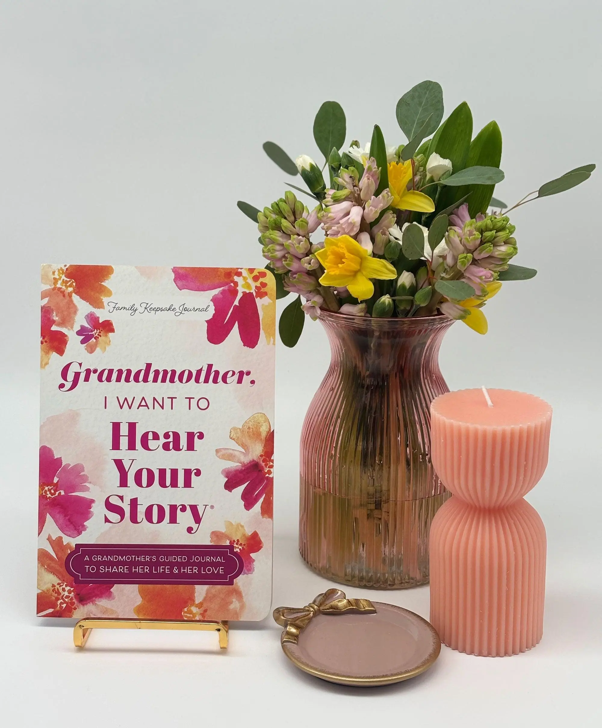 "Grandmother, I Want to Hear Your Story (Expanded Edition) Paperback Guided Journal - Storytelling Prompts, Legacy-Sharing Questions, Meaningful Gift for Grandmothers"