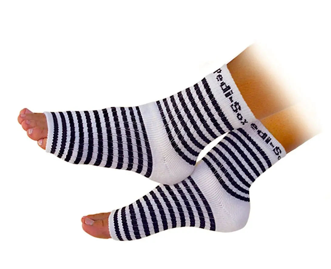 Unisex All-Seasons Professional Grade Top-to-Bottom Toeless Pedicure Knee Socks, Classic Black & White Striped, Durable Salon-Use Sports Socks, PS-110