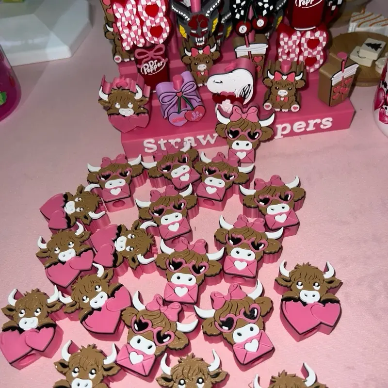 Valentine’s envelope highland cow straw topper Valentine’s envelope highland cow straw topper