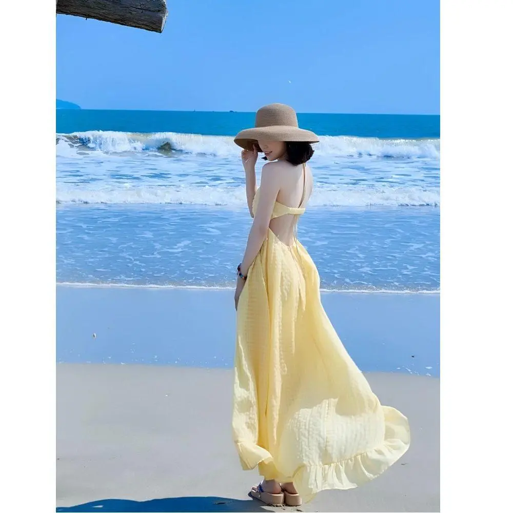 2026 Women's Yellow Elegant Halter Neck Backless Maxi Dress with Built-in Bra Padded, Sleeveless Spaghetti Strap Flowy Beach Dress, Luxury Vacation Outfit for Summer Beach, Holiday, Travel & Resort Wear - TikTok 2026 Women's Yellow Elegant Halter Neck Backless Maxi Dress with Built-in Bra Padded, Sleeveless Spaghetti Strap Flowy Beach Dress, Luxury Vacation Outfit for Summer Beach, Holiday, Travel & Resort Wear - TikTok
