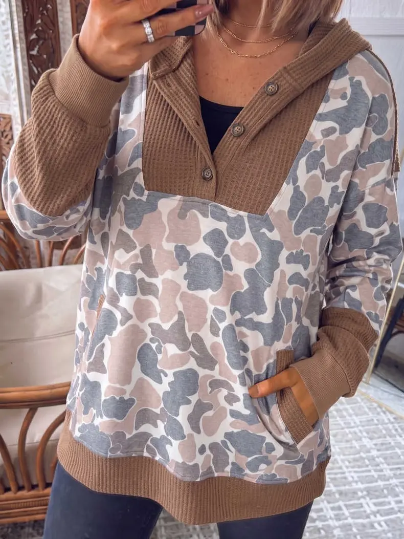 Women’s Camouflage Print Waffle Knit Patchwork Hoodie, Split Neck Button Long Sleeve Loose Fit Pullover Top with Front Pockets for Casual Daily Wear, Fall Winter and Weekend Outfits, Womenswear