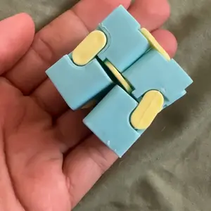 5-Piece Infinite Flip Magic Fidget Cube Toys, Smooth Spinning Mechanism, Soft Colors, Durable, Perfect Gift for Relaxing, Birthdays & More