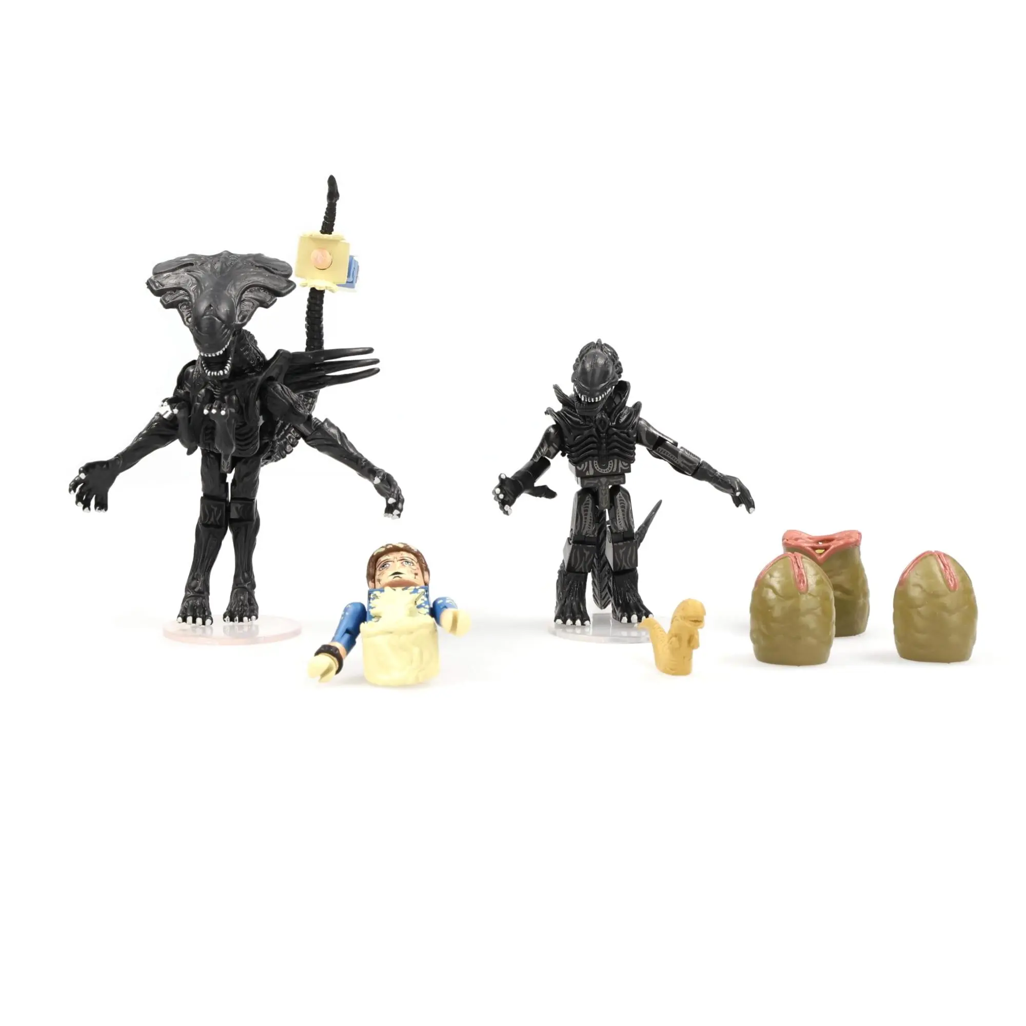 Aliens Deluxe Queen Alien, Warrior Alien & Battle-Damaged Bishop Minimates Action Figures