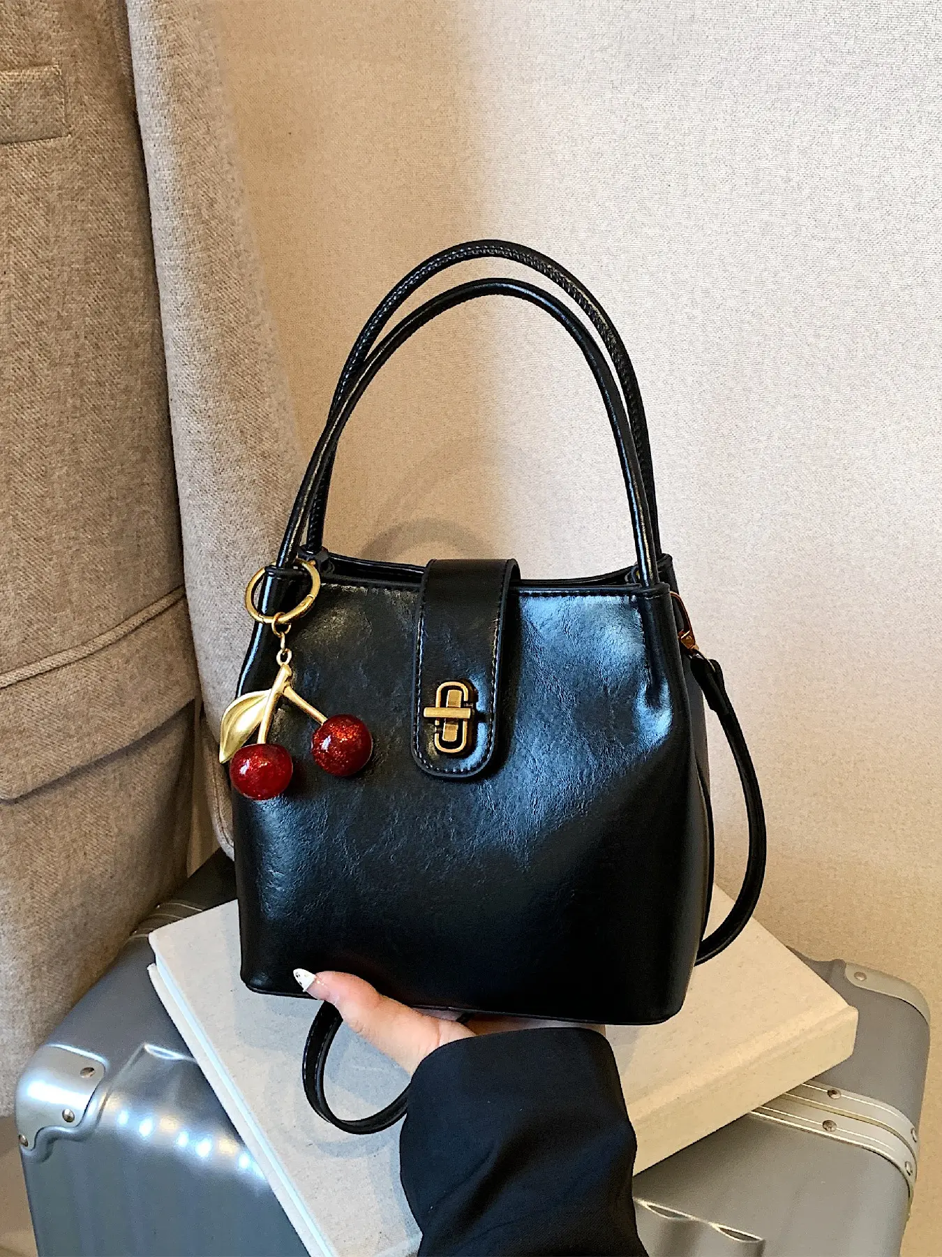 Vintage Versatile Buckle Design Practical PU Leather Handbag, Cherry Decorated Handbag, Casual Shoulder Bag, Single Shoulder Crossbody Bag with Cherry Charm, Stylish and Functional, Fashionable Bags, Chic Handbag, Fashion Crossbody Purse