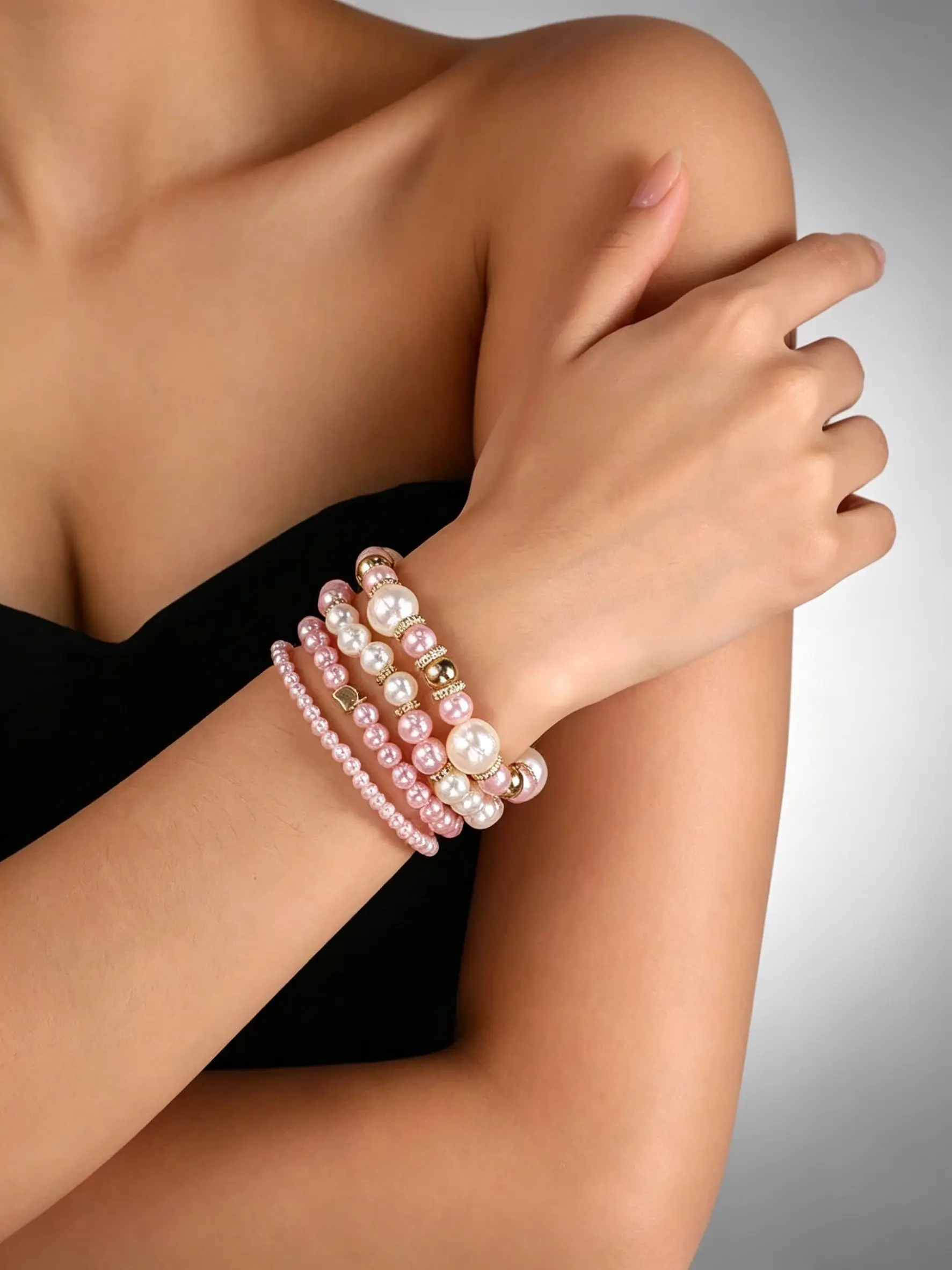 4Pcs Gold Heart Faux Pearl Beaded Bracelet Set, Elegant Stackable Stretch Bracelets for Women, Vintage Boho Jewelry for Daily, Wedding, Party & Holiday Gifts