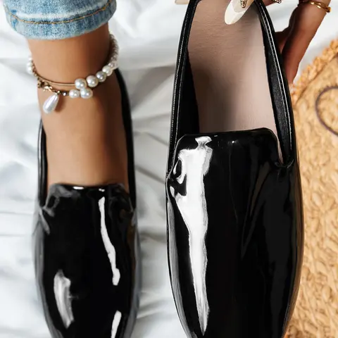 Women's Fashion Casual Flat Shoes Leather Slip On, Plain PU Leather Round Toe Flats, Comfortable Large Size Shoes for Home & Outdoor Use, Casual Indoor Footwear