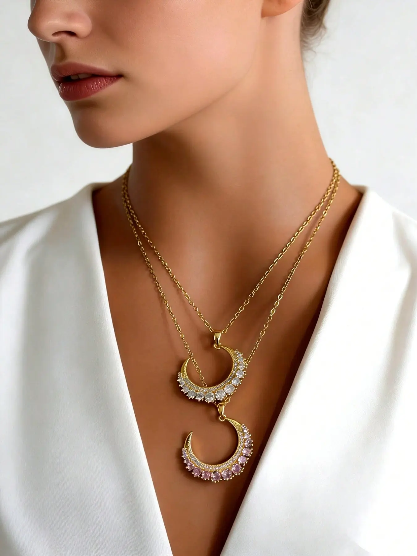 Elegant Moon Pendant Necklace for Women, Islamic Culture Arabic Style, Luxurious Rhinestone Design, Perfect for Daily Wear