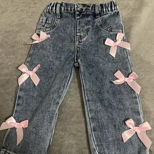 Cute Bowknot Jeans for Baby Girls, Charming Bow Accent, Light-Wash Wide-Leg Denim Pants with Elastic Waist, Casual Fashion, Perfect for Daily Wear