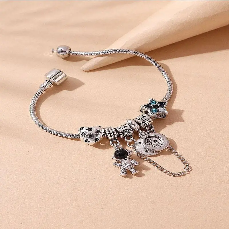 Heart-Themed Stylish Bracelet, Personalized Costume Jewelry Fashion Accessory Pick